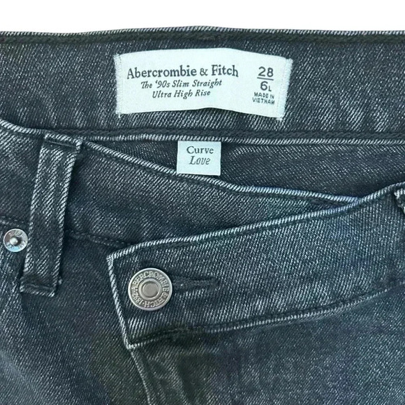 Abercrombie & Fitch Curve Love - Ultra High Rise 90s Straight Jean - Picture 3 of 9